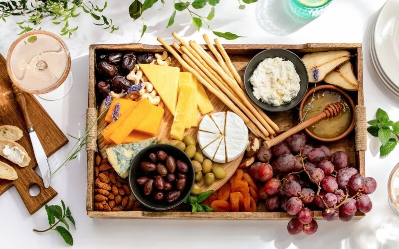 The Ultimate Guide on How to Make a Delicious Charcuterie Board